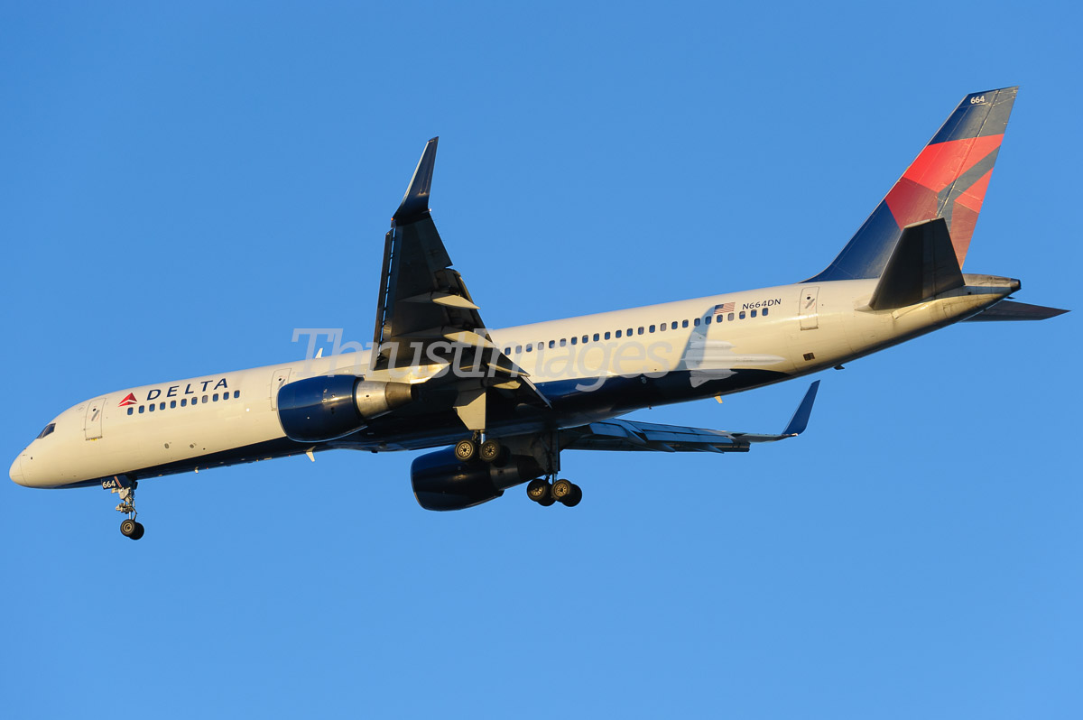 Boeing 757-232 N664DN / 664 (cn 25012/347)